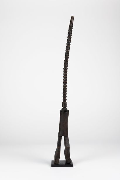 Pipe anthropomorphe
Bois
H. 59,5 cm