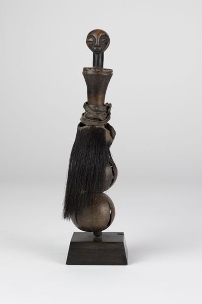 Fétiche Fon, hochet à tête anthropomorphe,...