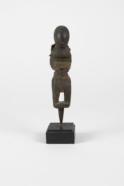 Fétiche Fon, Bénin
Bois, fibres
H. 18 cm
