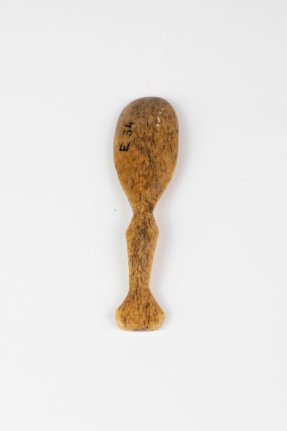 Cuillère Léga, RDC
Os
L. 14 cm
Provenance...