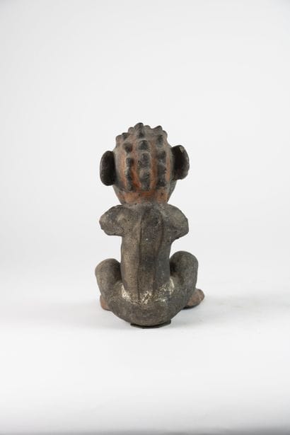 Personnage assis Mambila
Terre cuite polychrome
H....