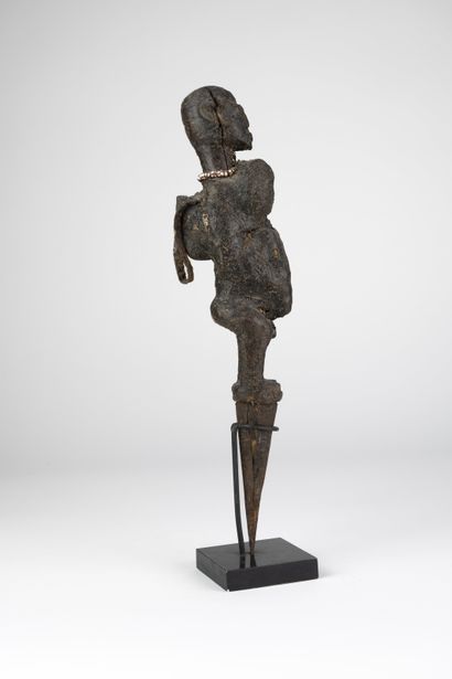 Fétiche Fon, figure debout, Bénin
Bois, perles,...