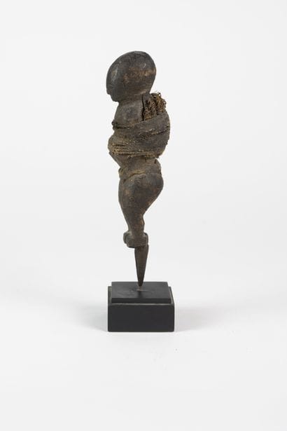 Fétiche Fon, Bénin
Bois, fibres
H. 18 cm