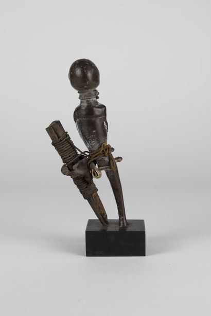 Fétiche Fon, figure masculine debout, Bénin
Bois,...
