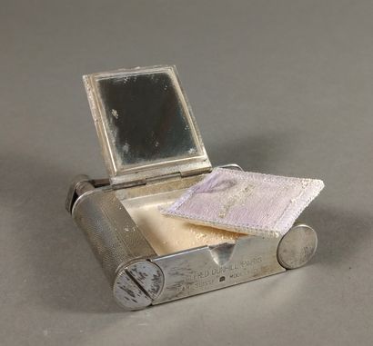 
Lot composed of 2 lighters of the brand...