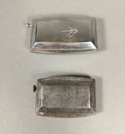 Set of 5 pocket flint lighters of rectangular...