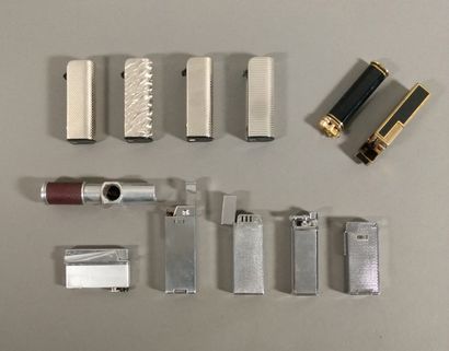 Lot of 12 gas lighters brand Hamilton, Colonel,...