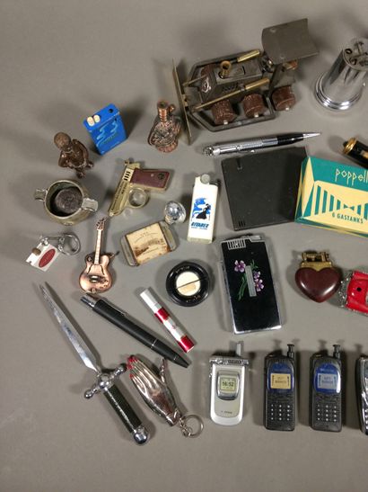 Large lot of lighters, mainly gas, advertising...