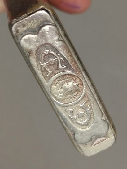 Lot including : 

- a silver-plated metal...