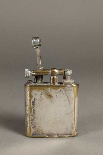 Lot composed of 2 lighters of the Dunhill...