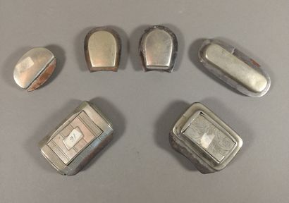 Lot including : 

- four silver plated pocket...