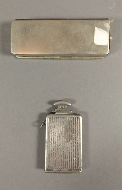 Lot including : 

- a silver-plated metal...