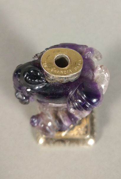 Table lighter with friction in purple quartz...