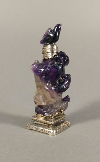 Table lighter with friction in purple quartz...