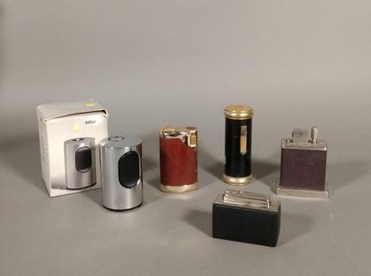 Set of 5 gas or petrol lighters from Braun,...