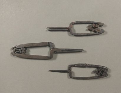 Set of 3 iron flint lighters with clamps...