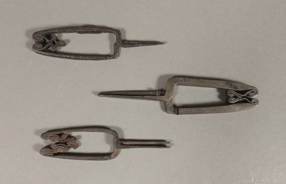 Set of 3 iron flint lighters with clamps...