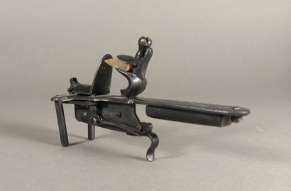 Metal flint table lighter 

L. 16 cm 

France,...