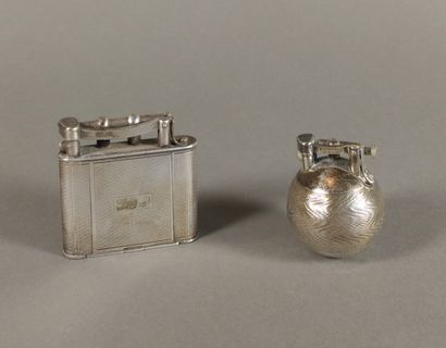 
Lot composed of 2 lighters of the brand...