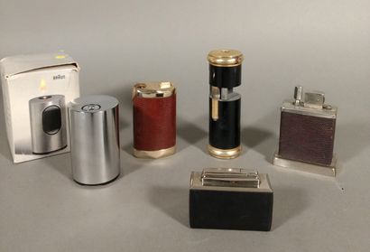 Set of 5 gas or petrol lighters from Braun,...