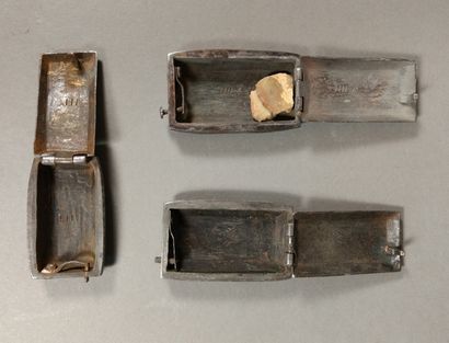 Set of 5 pocket flint lighters of rectangular...