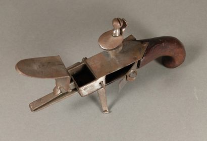 Metal flint table lighter-gun 

L. 20 cm...