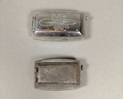 Set of 5 pocket flint lighters of rectangular...