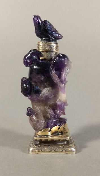 Table lighter with friction in purple quartz...