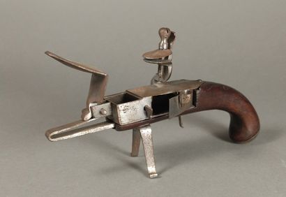 Metal flint table lighter-gun 

L. 20 cm...