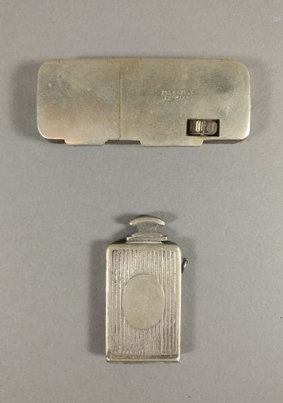 Lot including : 

- a silver-plated metal...