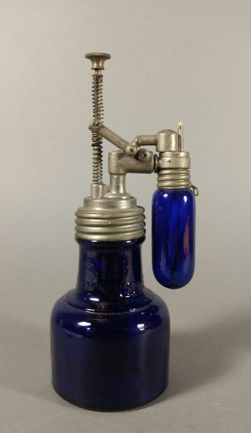 Gasoline table lighter with catalytic ignition

Blue...