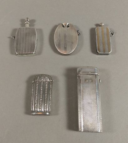 Lot of 5 lighters including : 

- 3 silver...