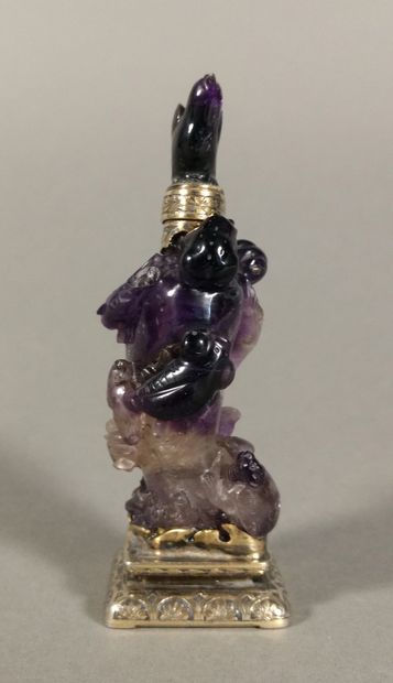 Table lighter with friction in purple quartz...