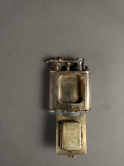 Lot composed of 2 lighters of the Dunhill...