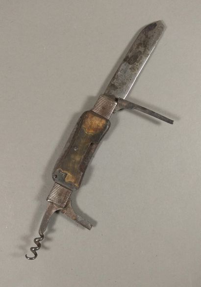 Set of 2 flint knives with eight blades and...