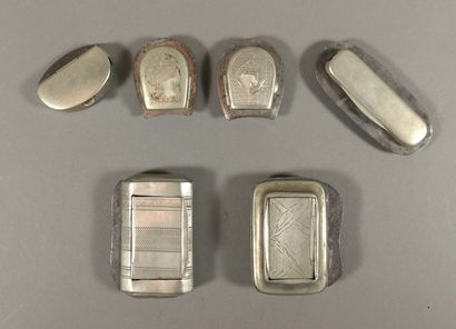 Lot including : 

- four silver plated pocket...