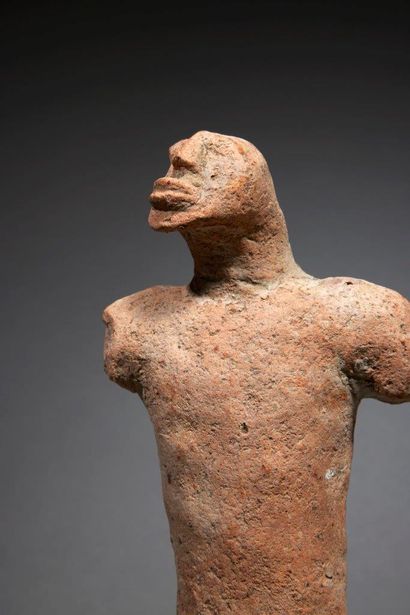 Statue Djenne
Mali
Xe-XIVe siècle Terre cuite
H....