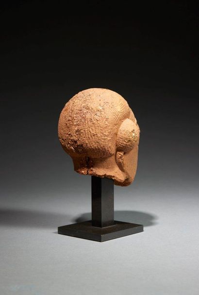 Nok head
Nigeria 500 B.C. - 500 A.D.
Terracotta
H....