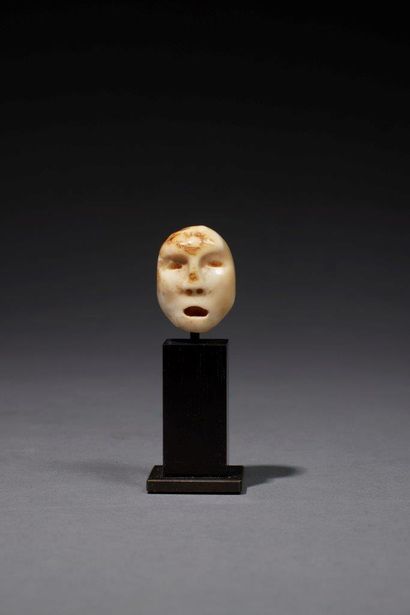 * Eskimo head
Bering Strait - Alaska / Canada
Thule...