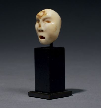 * Eskimo head
Bering Strait - Alaska / Canada
Thule...