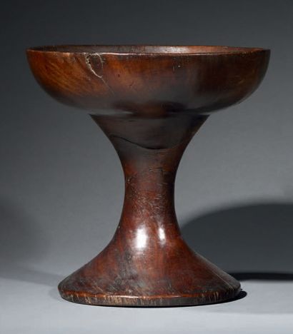Coupe Toraja
Sulawesi, Indonésie
Bois
H....