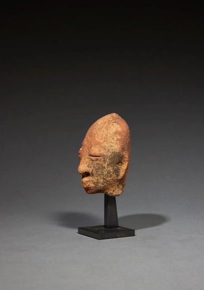 Akan head
Ghana
Terracotta, H. 9 cm
Small...
