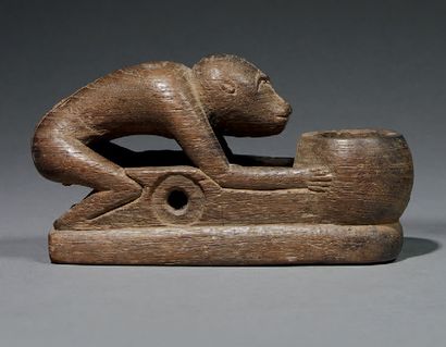 Pulley
Burma
Wood
H. 8 cm - L. 15 cm
Provenance...