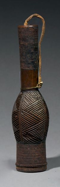 Powder flask Tsonga
South Africa
Wood, leather...