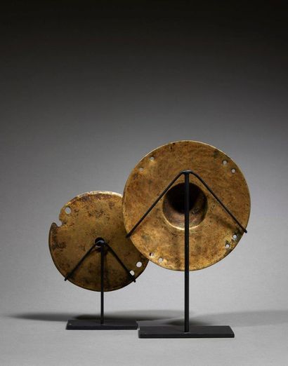 Two Konso ornaments
Ethiopia
Bronze
D. 15,5...