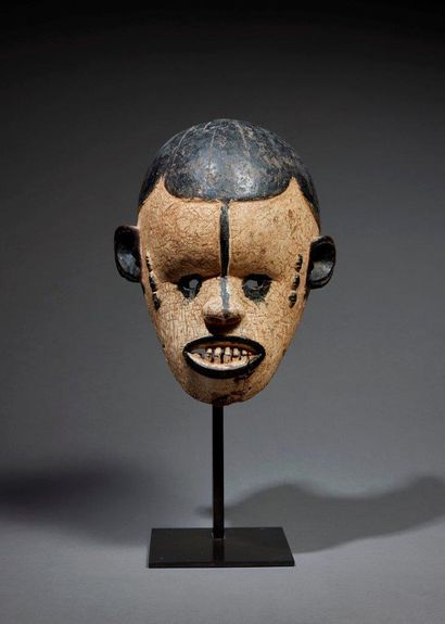 Idoma mask
Nigeria
Wood
H. 26 cm
There are...