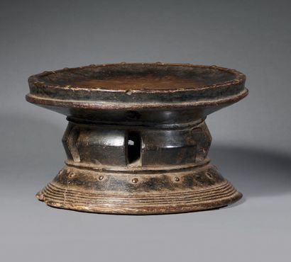 Yaouré stool
Ivory Coast
Wood
H. 27 cm -...
