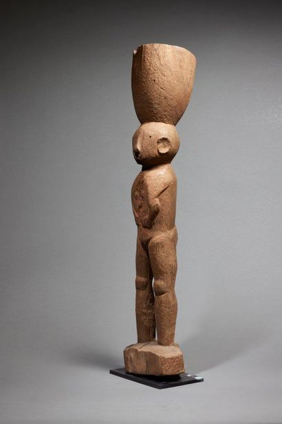 Tiv statue
Nigeria
Wood
H. 95,5 cm
Tiv sculptures...