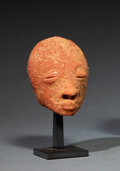 Akan head
Ghana
Terracotta, H. 9 cm
Small...