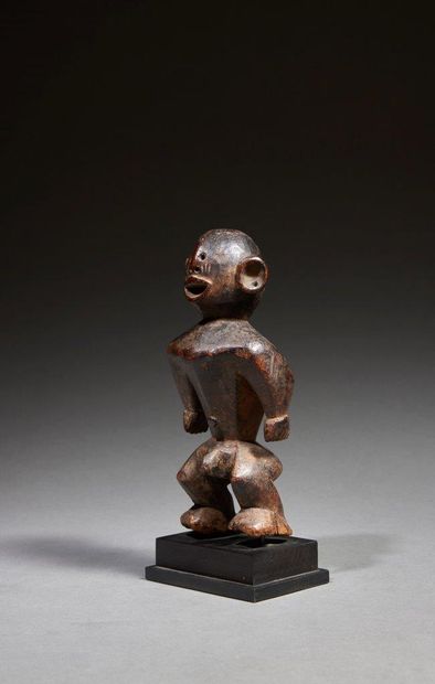 Personnage Montol
Nigéria
Bois
H. 20 cm
Provenance...